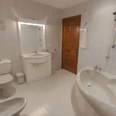 Llucanes Villa Perafita